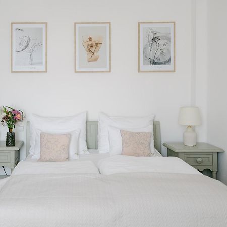Na Kmine Hotel Obristvi Екстериор снимка