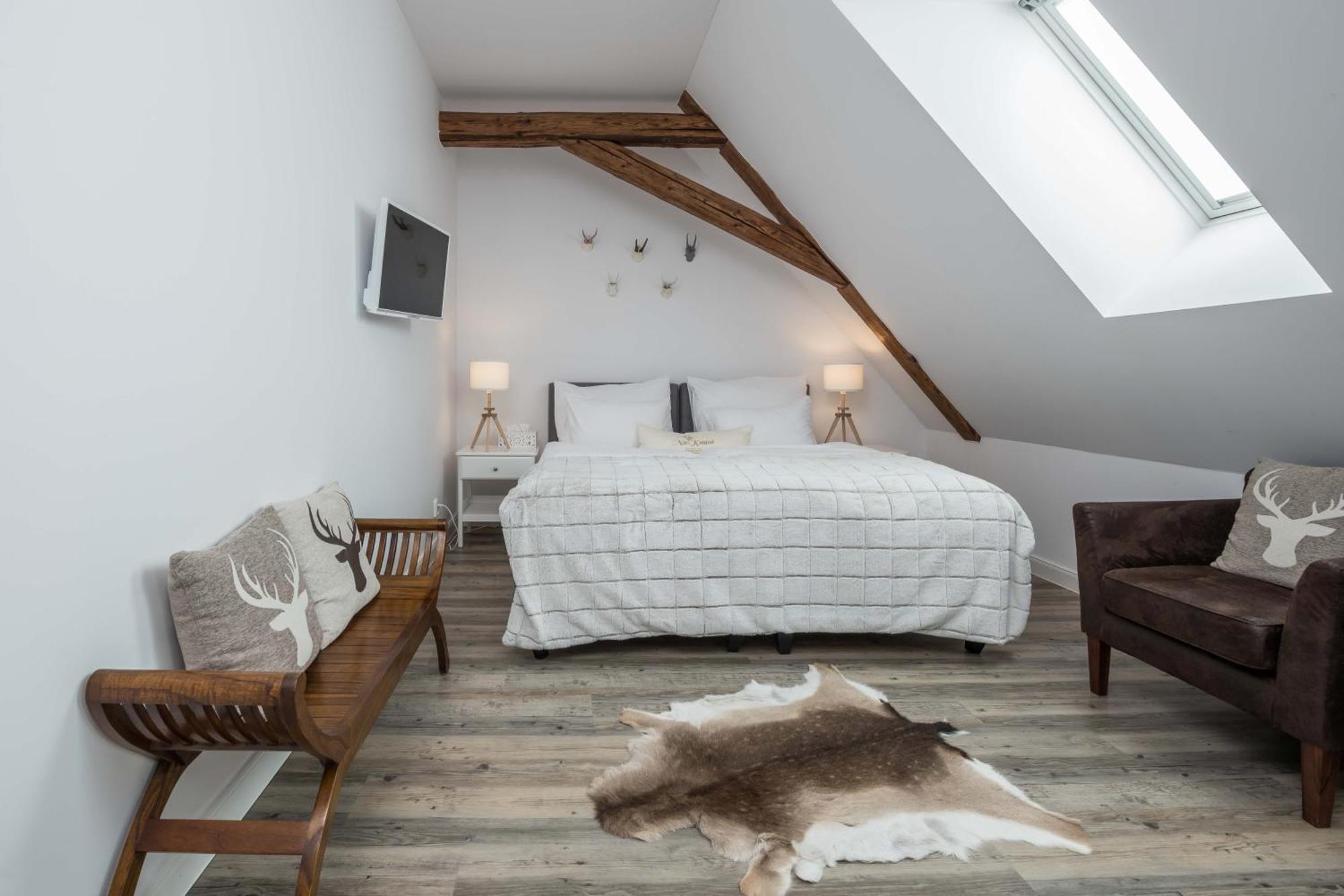 Na Kmine Hotel Obristvi Екстериор снимка