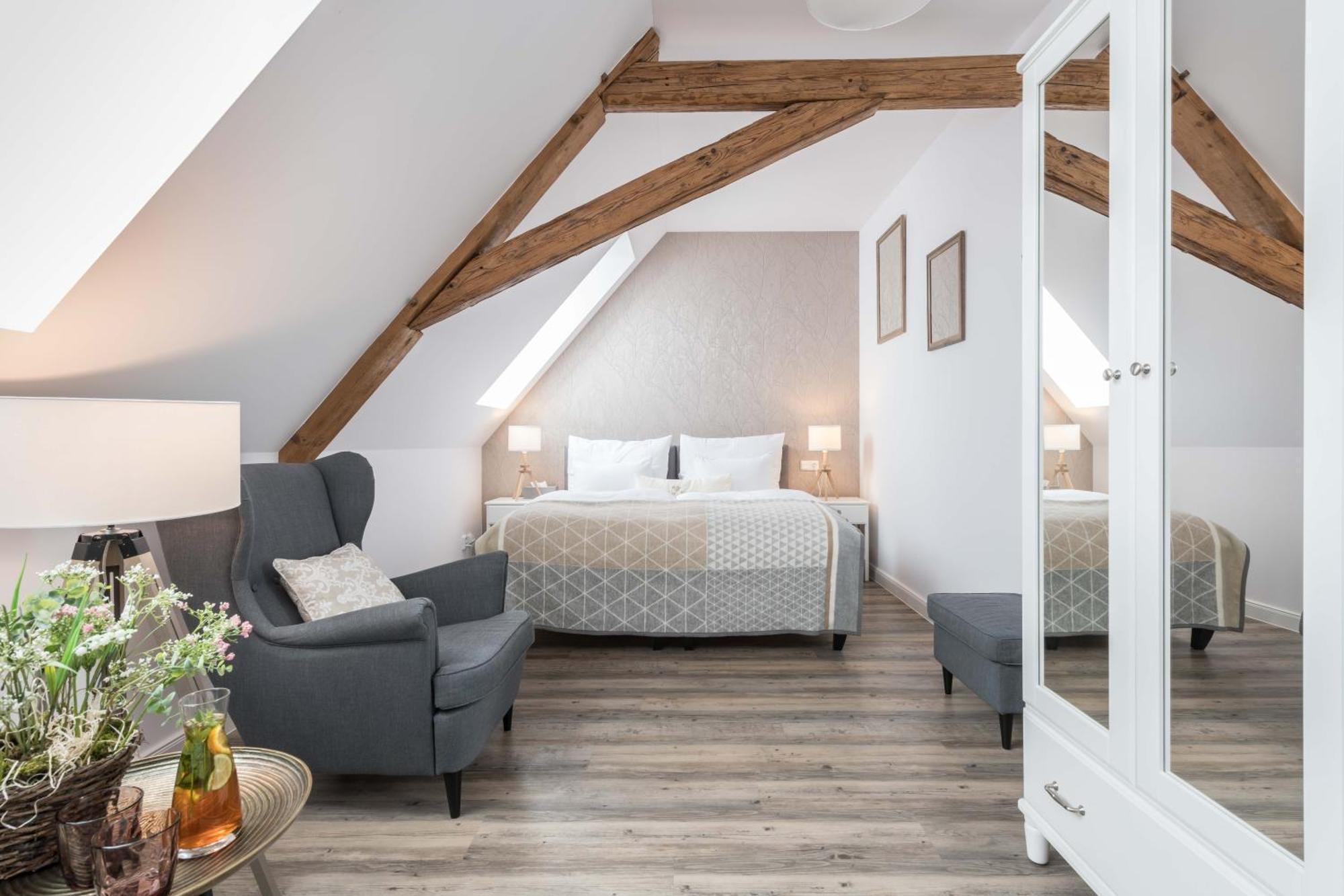 Na Kmine Hotel Obristvi Екстериор снимка