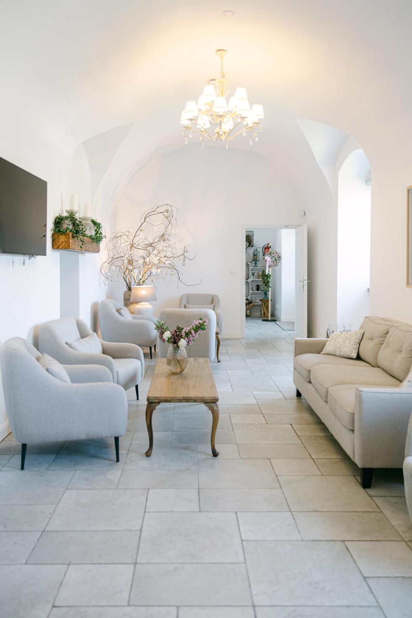 Na Kmine Hotel Obristvi Екстериор снимка