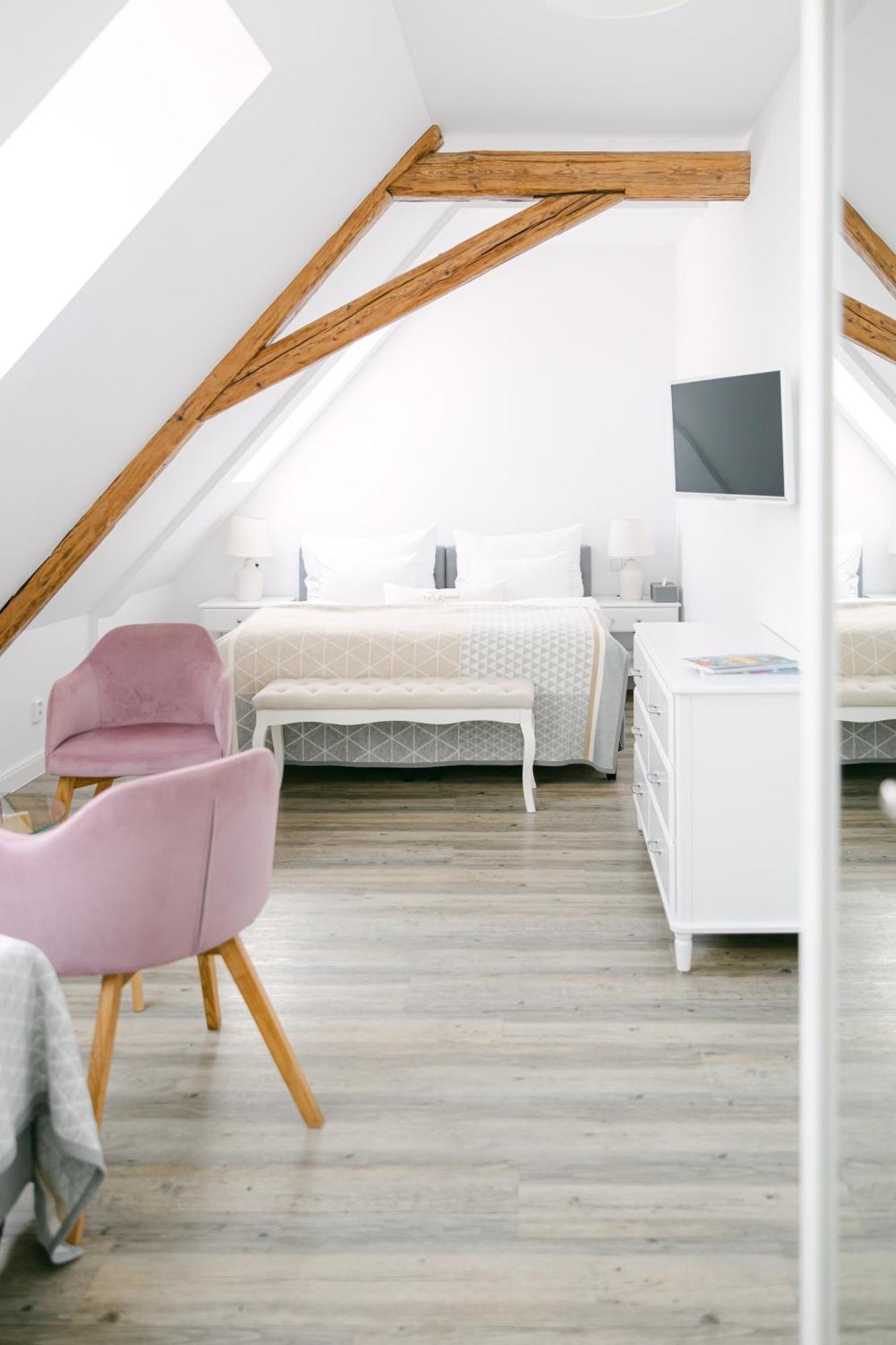 Na Kmine Hotel Obristvi Екстериор снимка