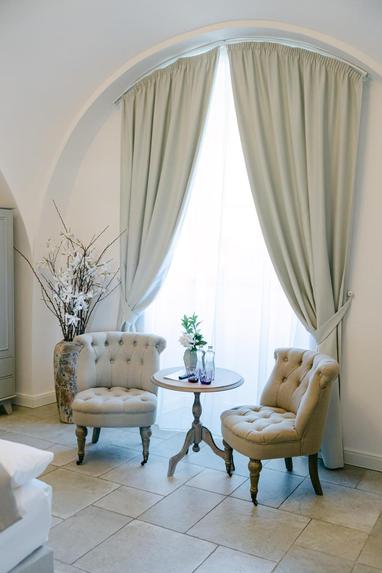 Na Kmine Hotel Obristvi Екстериор снимка