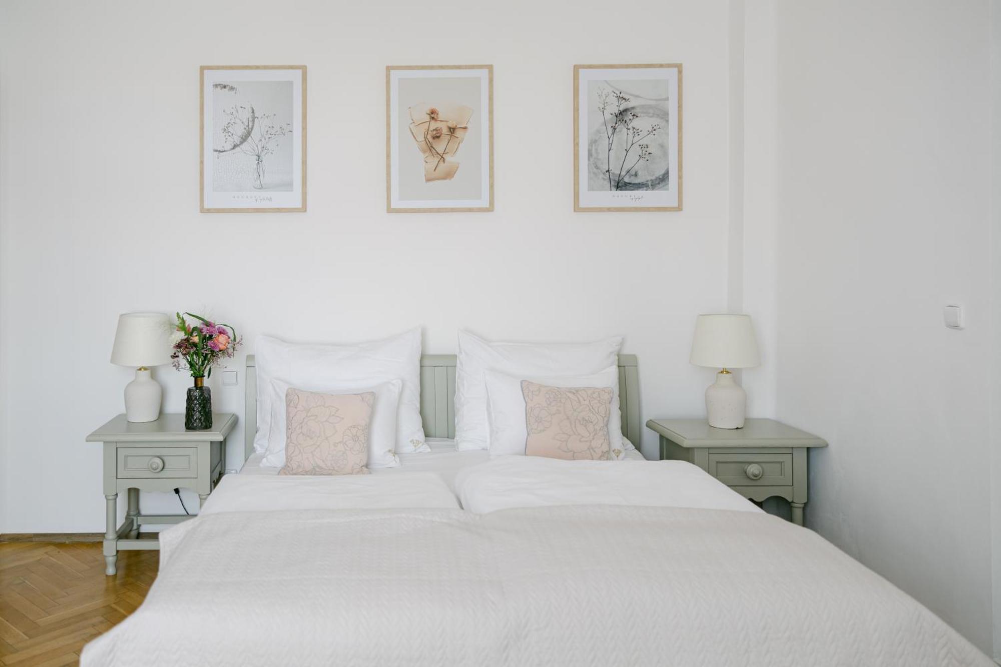 Na Kmine Hotel Obristvi Екстериор снимка